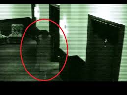 Fantomă filmată într-un hotel la Paris
