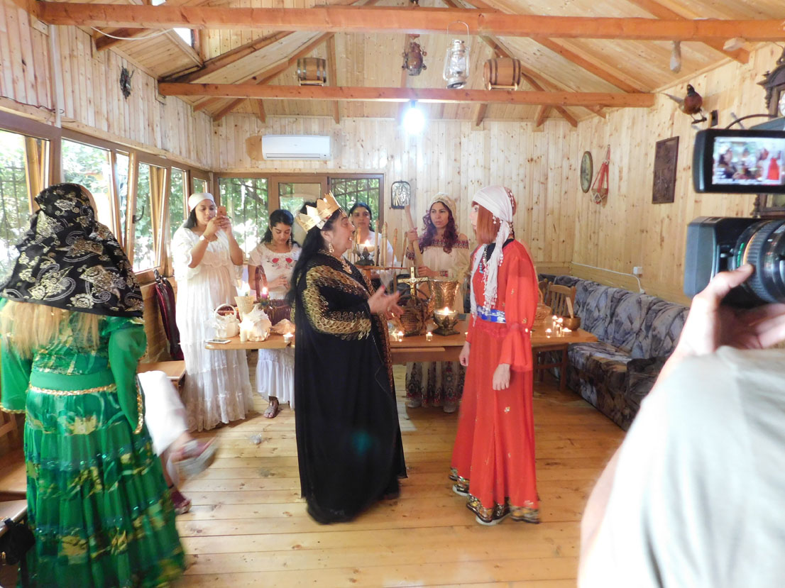 DSCN1532 Regina Magiei Albe Maria Câmpina